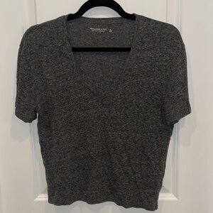 Abercrombie & Fitch Women's Heather Charcoal V-Neck Short Sleeve Tee Cropped